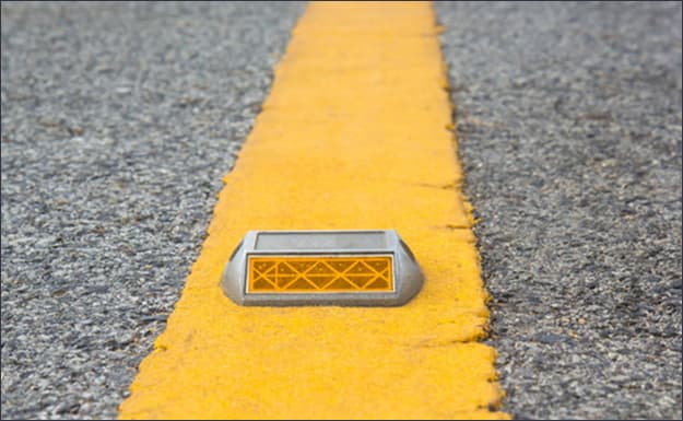 ojos de gato carretera